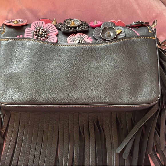 RARE Coach 1941 Dinky with Wild Tea Rose Fringe in Black and Pink, EUC - Picture 4 of 15